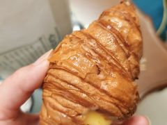 爆浆牛角包-六贤记(杭州龙湖滨江天街店)