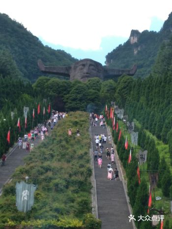 这次写的旅游攻略是神农架旅游攻略，暑假自己想着一家三