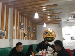 大堂-张大师鸭爪爪特色干锅(南湖店)