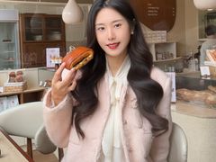 -VERIE BAKEHOUSE