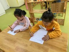 -瑞恩宝感统训练·语言提升·蒙氏托育中心