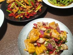-曼听小寨海鲜烧烤·大连辣炒大王(盖州街店)