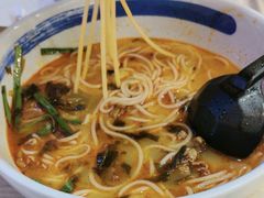 -花馬肆.云南过桥米线(汉神购物广场现场熬汤店)