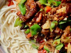 -歹歹的加个面过油肉拌面