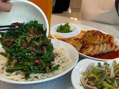 -汗腾格里·风味餐厅(新疆驻京办店)