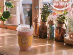 草莓奶昔-长颈鹿咖啡(大学路店)