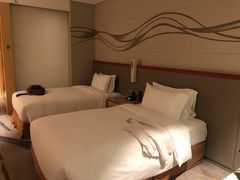-苏州汇融广场假日酒店