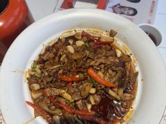 -阿瓦山寨·湘菜现炒·剁椒鱼头王(咸阳总店)