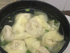 三鲜大馄饨-万寿斋(山阴路店)
