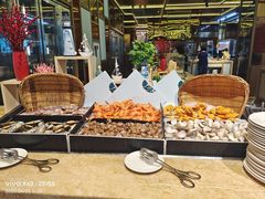 -大中华希尔顿酒店-念自助餐·嗨啤·小龙虾