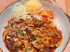 韩国烧肉饭-玛格萝妮比萨屋(四平店)