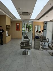 点击看大图 -首脑美发沙龙
