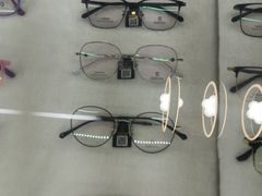-视野联行眼镜·蔡司·控优点授权(长白万象汇店)