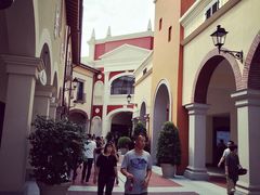 -佛罗伦萨小镇广佛名品奥特莱斯(疏港路店)