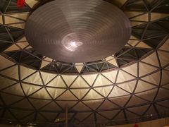 -上海滴水湖皇冠假日酒店