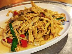 老坛泡野山竹笋-茅台镇网红溶洞餐厅·茅帮菜馆