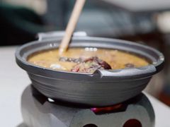 酸腌菜红豆炖黑皮子-半山腰·云南菜(侨福芳草地店)