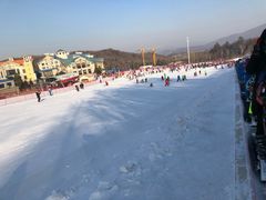 -亚布力新体委滑雪场