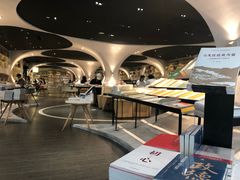 -钟书阁(珍园店)