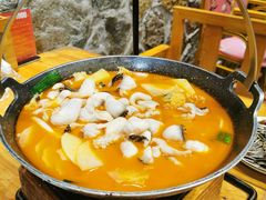 -老滇山寨•云南特色菜•地方菜•民族风情歌舞表演(金碧店)