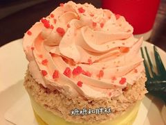 草莓巴伐利亚蛋糕-星巴克(溧阳高铁站店)