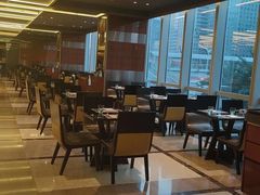 大堂-大中华希尔顿酒店-念自助餐·嗨啤·小龙虾
