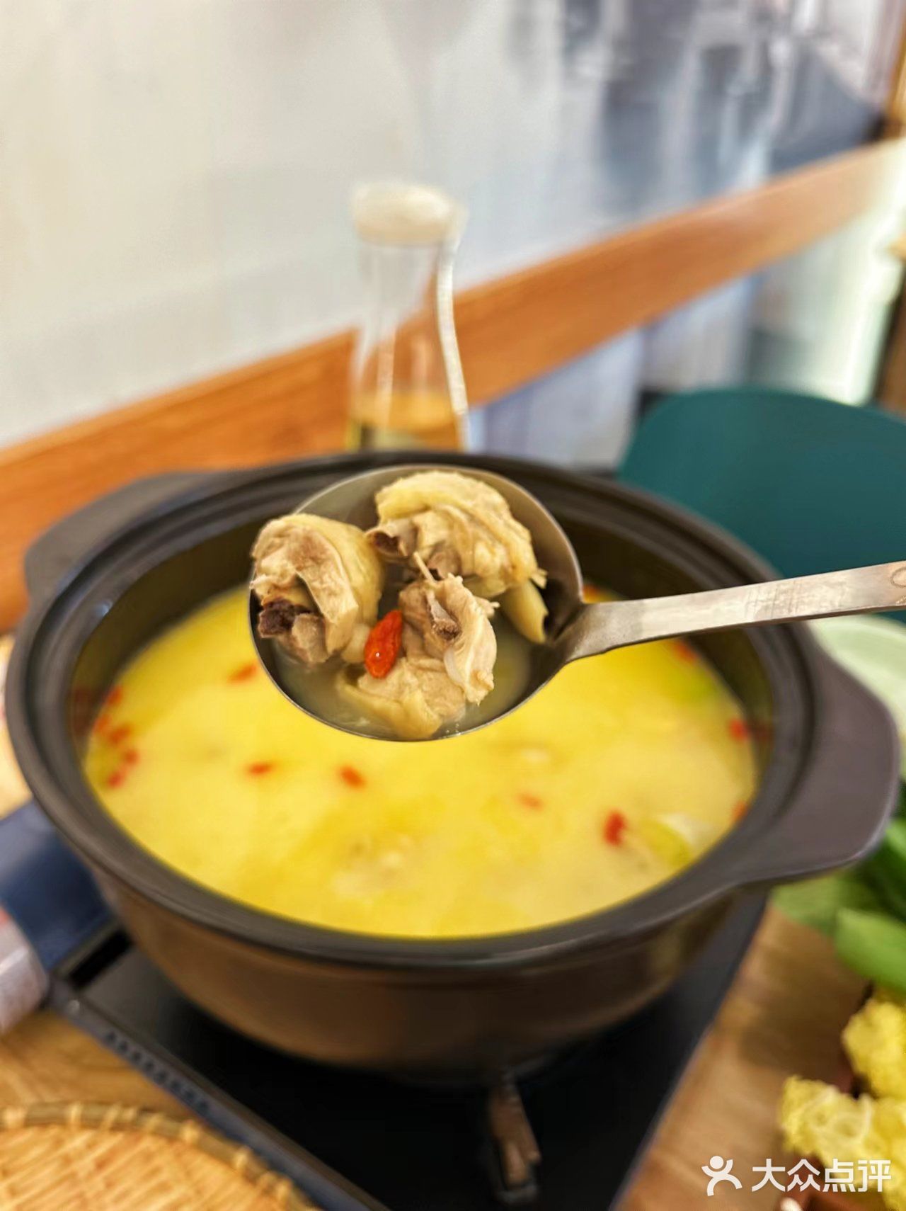 冬天就要喝一碗鸡汤,暖暖的很舒服🌈