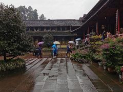 -峨眉山报国寺