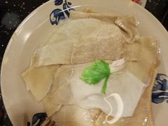 -茅草房·河畔园林火锅
