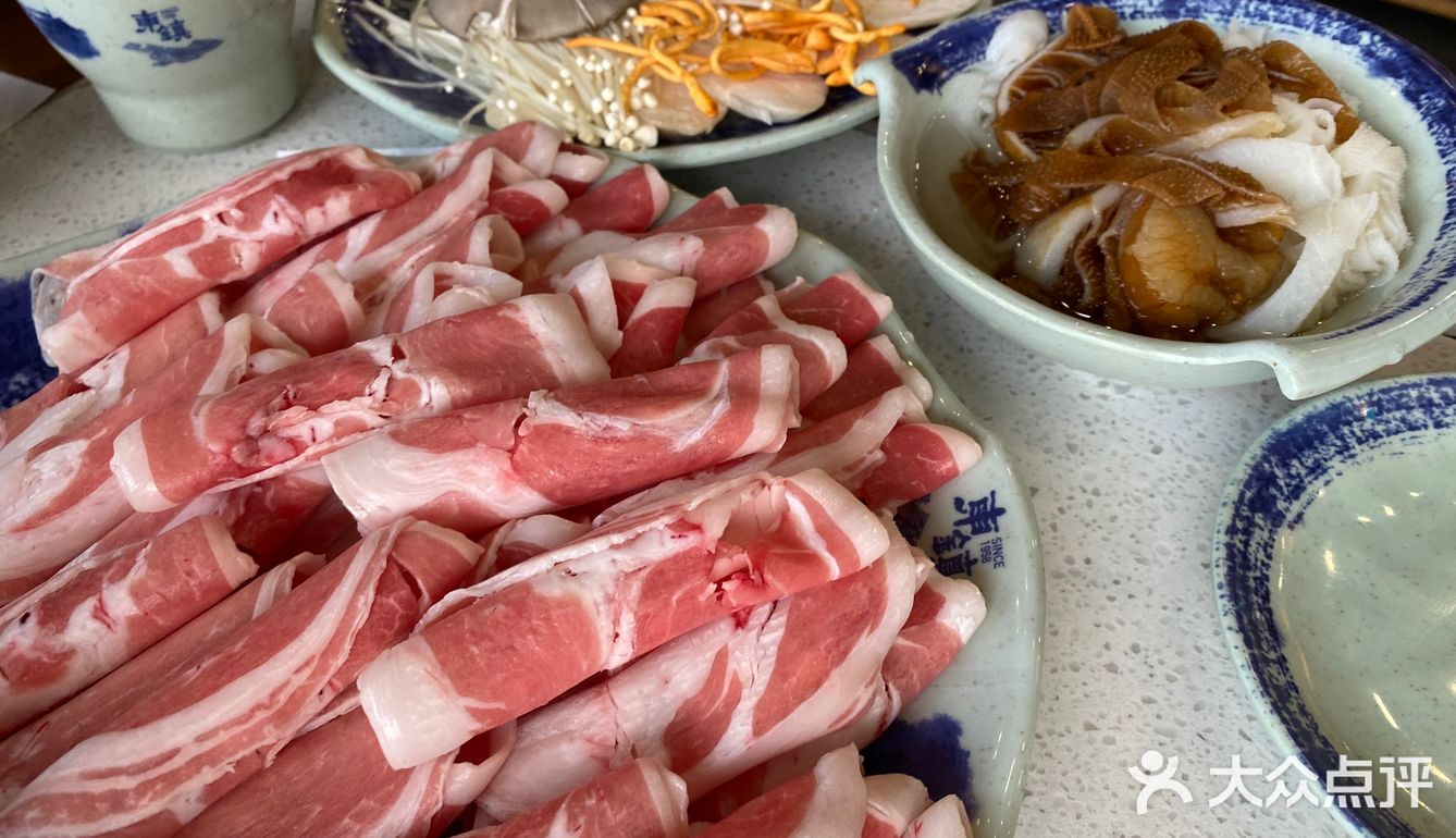 青岛看海的铜锅火锅店