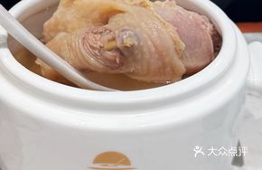 Whole Chicken Leg Stewed with Huitou Mushroom