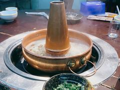 -洞庭洲·防空洞火锅·烧烤·铜锅涮肉(新百广场店)