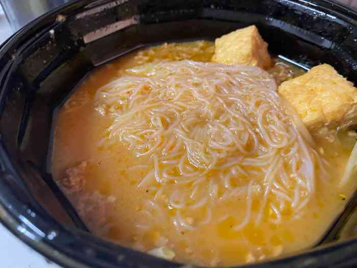 香港捞蛮米线(东川路店)-"附近新开的米线店,刚开业活动还蛮多的,外.