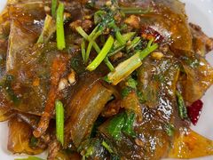 香菜肉丝粉皮-八张桌子(老店)