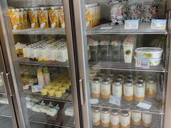 面包甜点陈列柜-白色日记·手作酸奶(麦凯乐店)