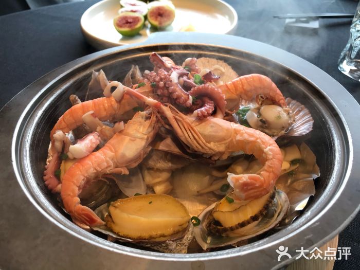 鲁采LU STYLE(新天地店)石锅原汁海鲜汇图片
