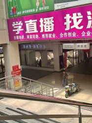 -喜爱高定婚纱摄影