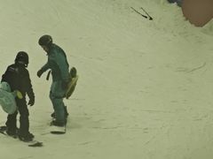 -乔波室内滑雪场