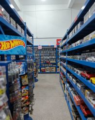 -逝水玩具折扣店