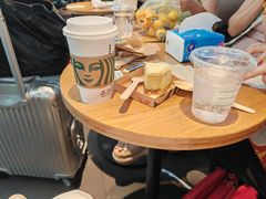 -星巴克(上海虹桥站2A检票口)