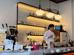 -Café Monson