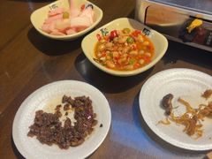 -富正毅三下锅·湘西韵味(天门山索道店)