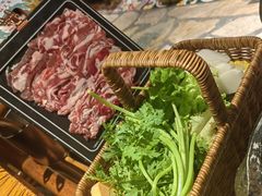 -老牌坊云南鱼豆花火锅(爱建店)