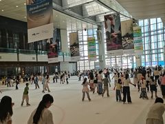 -冰纷万象滑冰场(深圳万象城店)