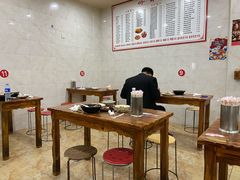 大堂-凡老头米线砂锅(古荡新村西粮站)