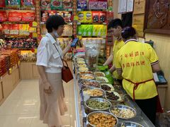 自助取餐区-陈昌银麻花(较场口夜市店)