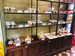 面包甜点陈列柜-德大西餐社(云南南路店)