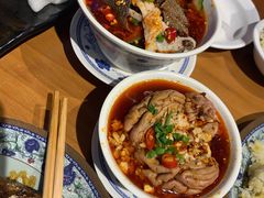 聪明的大脑-炉小二铜锅牛蛙•川湘菜(三里屯店)