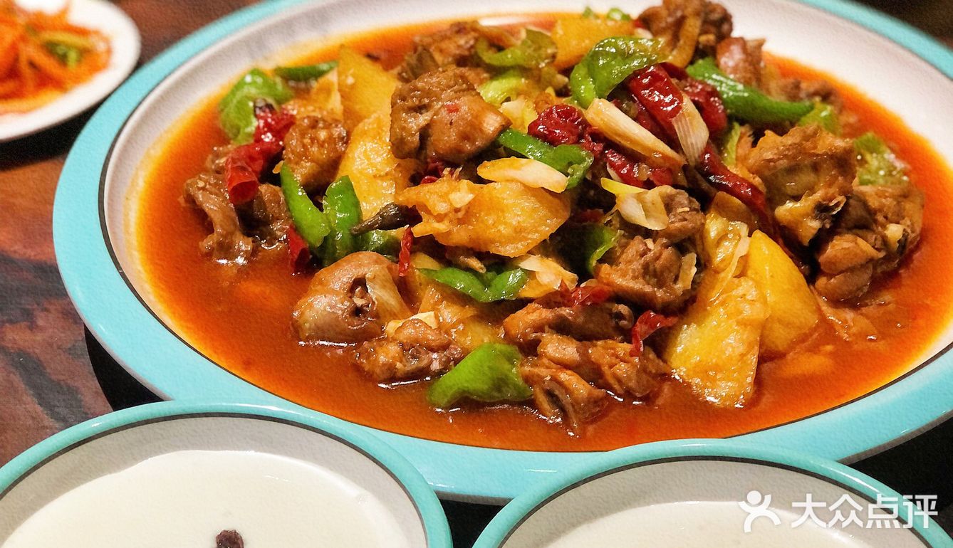 成都探店｜这家新疆菜的羊肉是阿勒泰空运来的