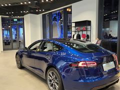 -TESLA 特斯拉(上海太古汇体验店)